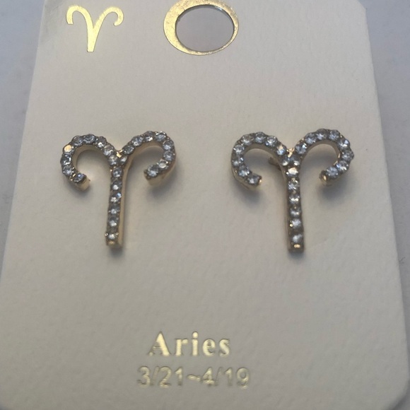 💜3/$30 Horoscope Aries The Ram Clear crystal earrings - Picture 2 of 7